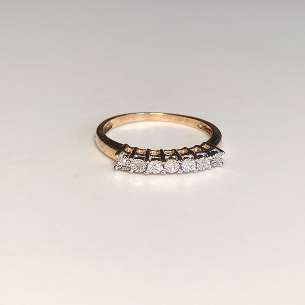 Antique 10KT Yellow Gold Ring with Diamonds